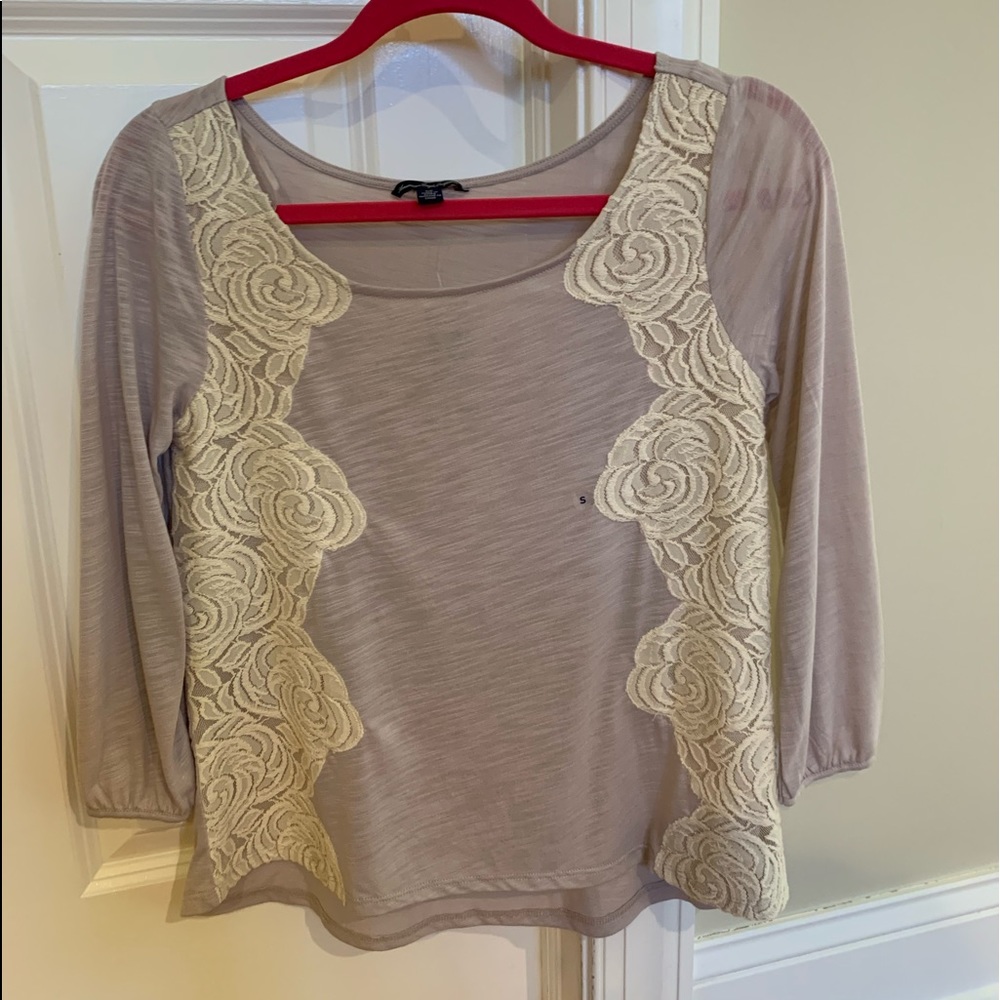 Brand new never worn cute American eagle blouse